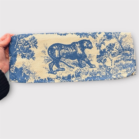 DIOR Toile de Jouy Tiger Motif from the Dioriviera Capsule Collection. - Picture 6 of 10